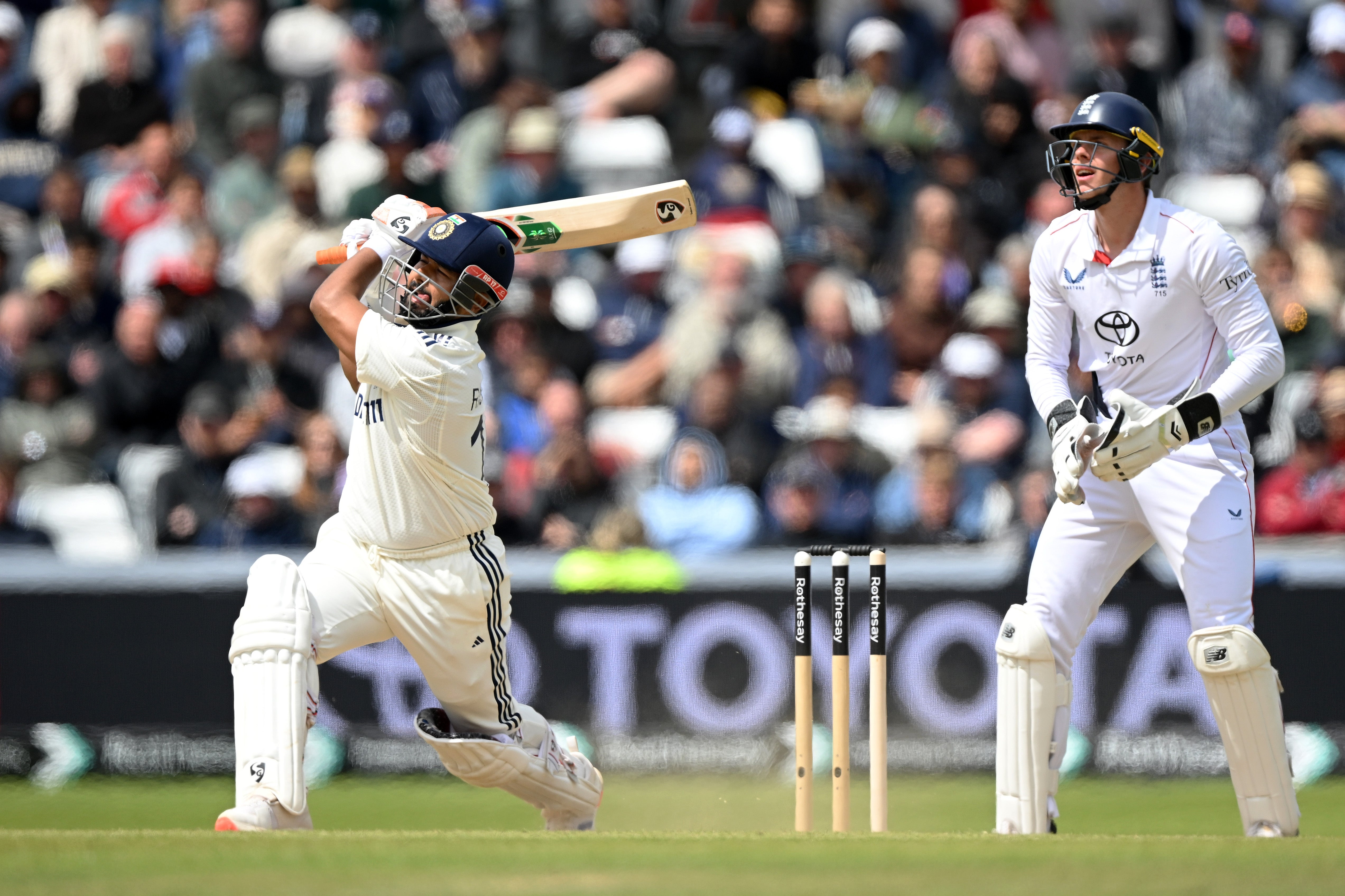 Rishabh Pant pontua um segundo século do jogo com suas 118 corridas nas segundas entradas da Índia