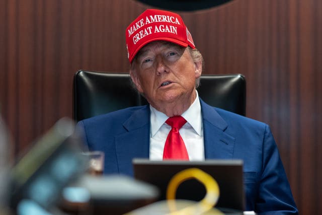 <p>El presidente Donald Trump compartió una encuesta realizada el mes pasado que mostró que la mayoría de los estadounidenses respalda el fin de la guerra con Irán, en medio de nueve días consecutivos de enfrentamientos entre Estados Unidos y el país de Medio Oriente</p>