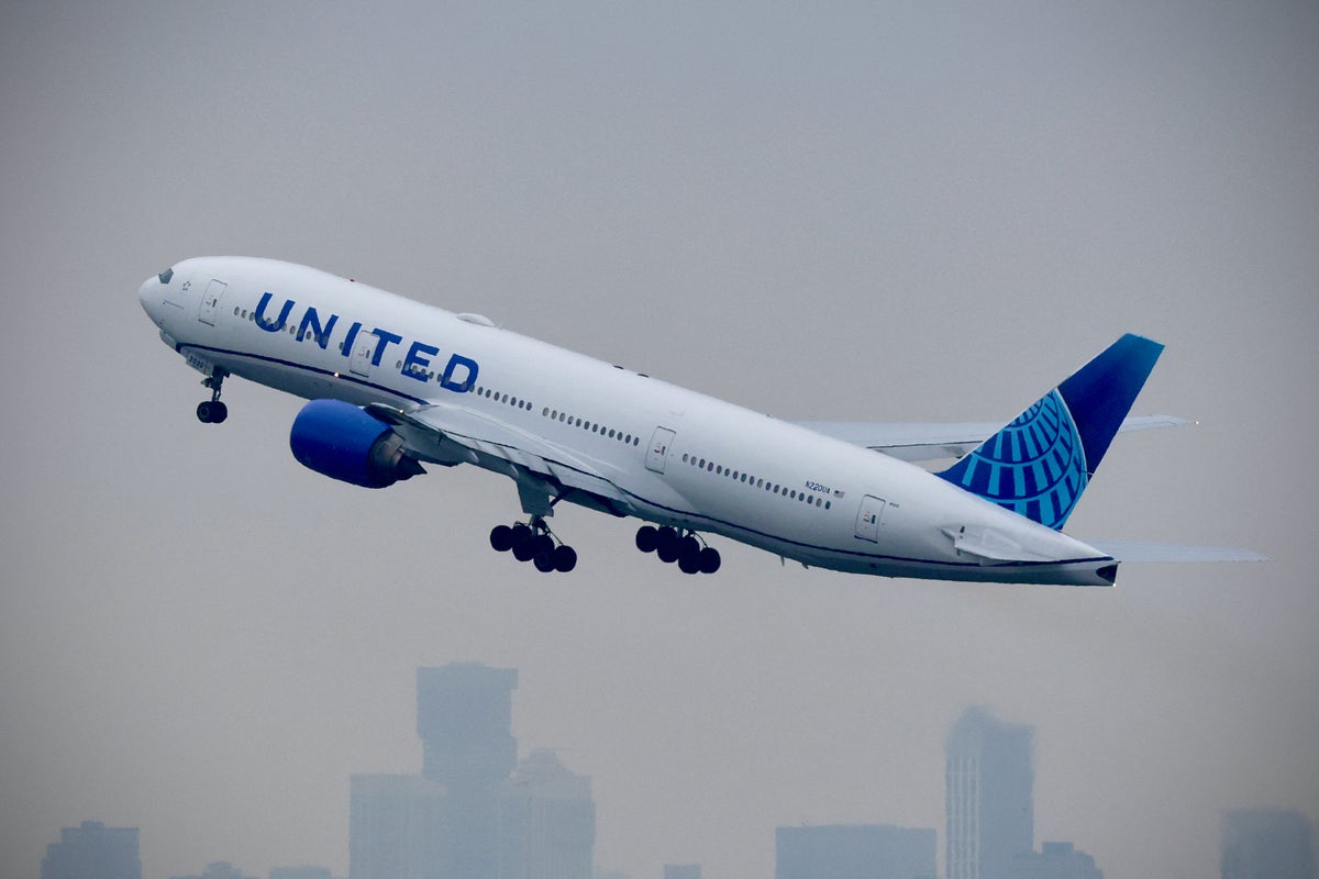 United Airlines supervisor told Black employee to ‘go fetch’ a noose, lawsuit says