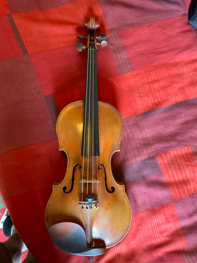 Philharmonia Orchestra player’s £150,000 violin stolen from London pub