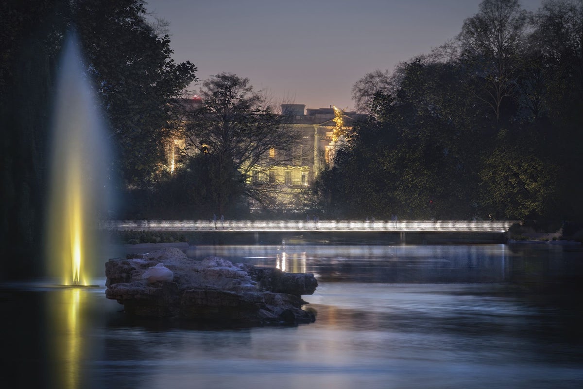 Lord Foster Wins Bid to Design Queen Elizabeth II Memorial in London