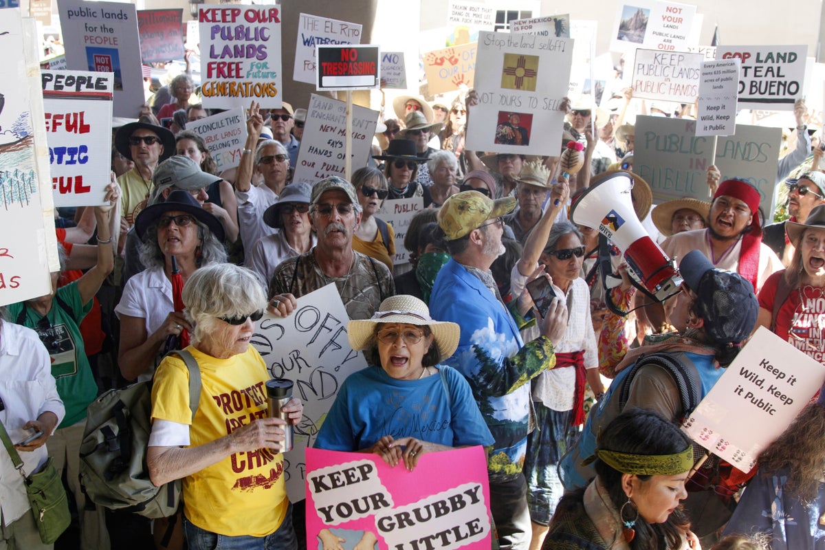 Governors of Western states give mixed reactions to proposed federal land sell-off