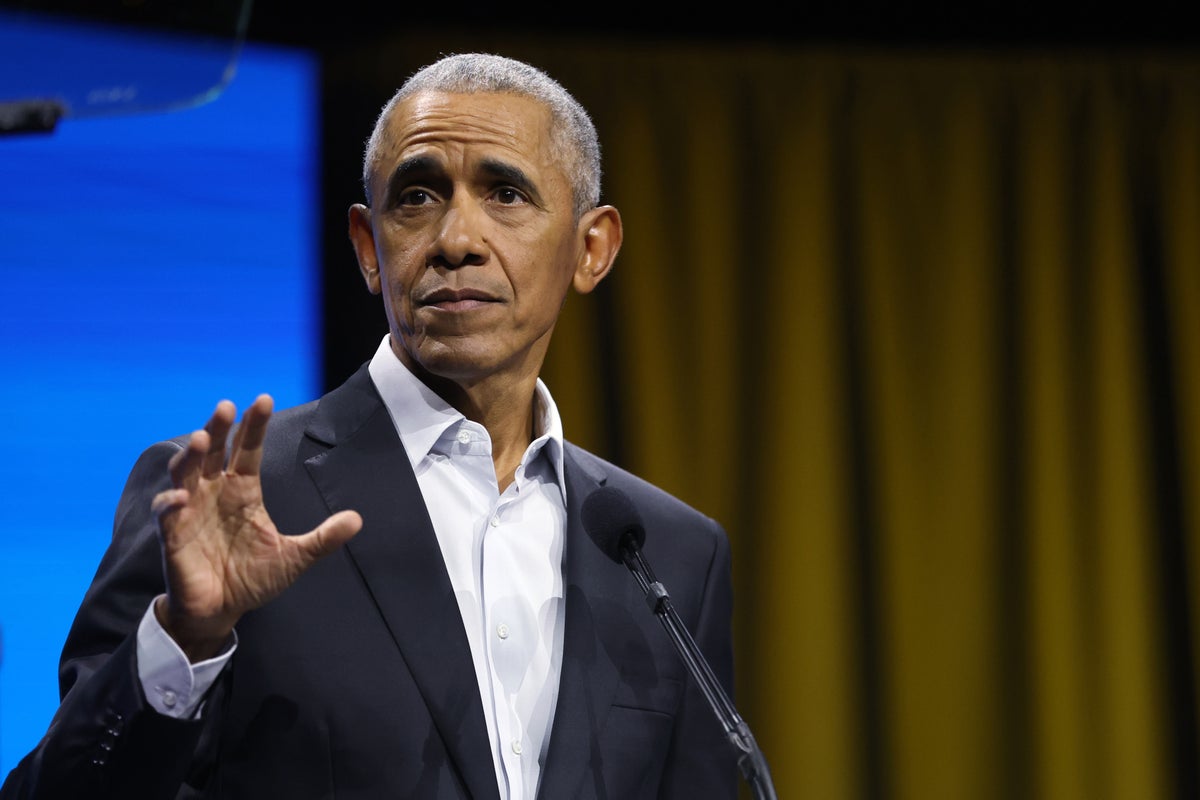 Obama warns ‘all Americans are at risk’ after Trump after threatens to clamp down on Chicago Obama warns ‘all Americans are at risk’ after Trump after threatens to clamp down on Chicago