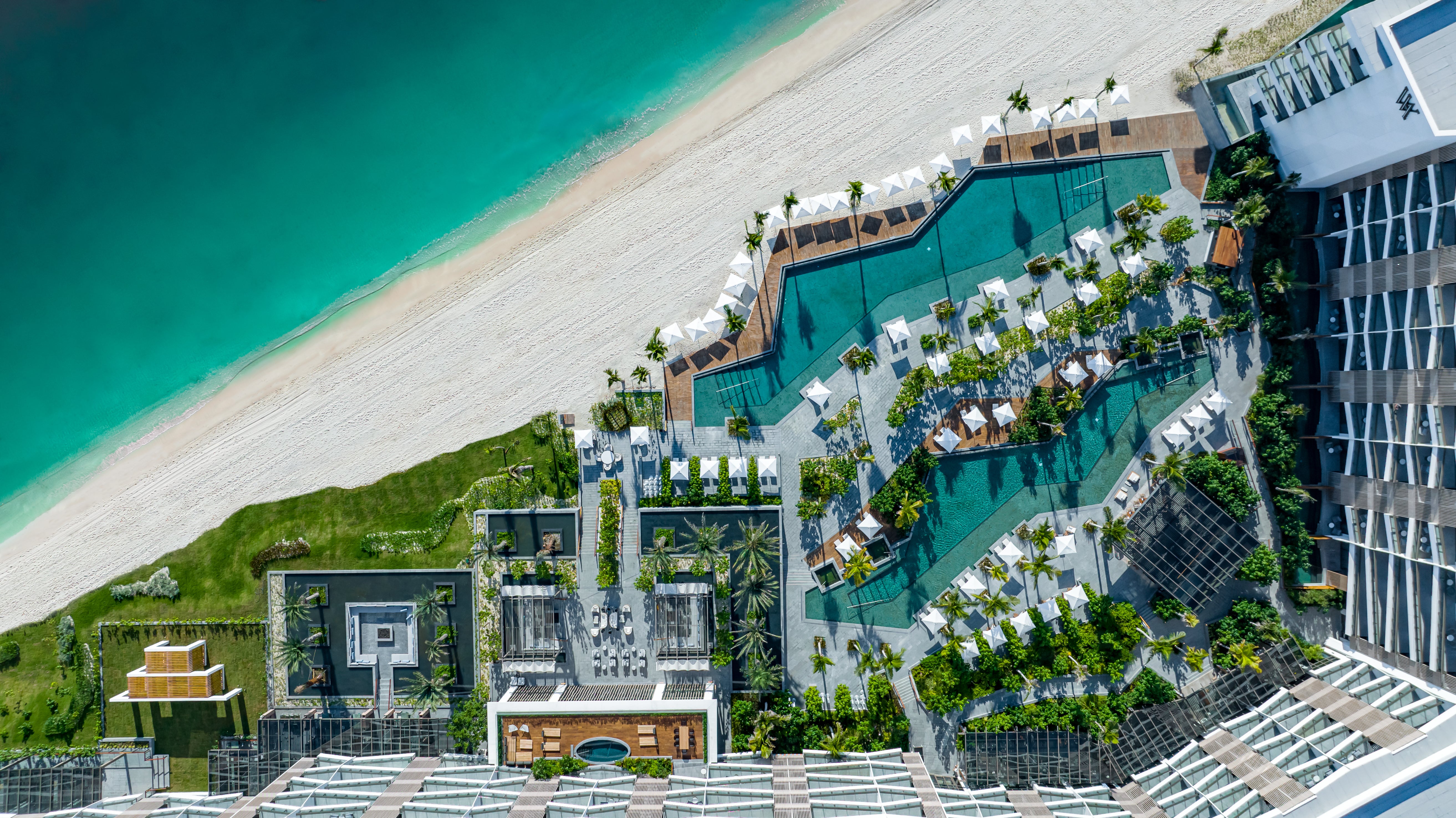Private balconies and a jet tub can be found at all rooms in the Waldorf Astoria Riviera Maya