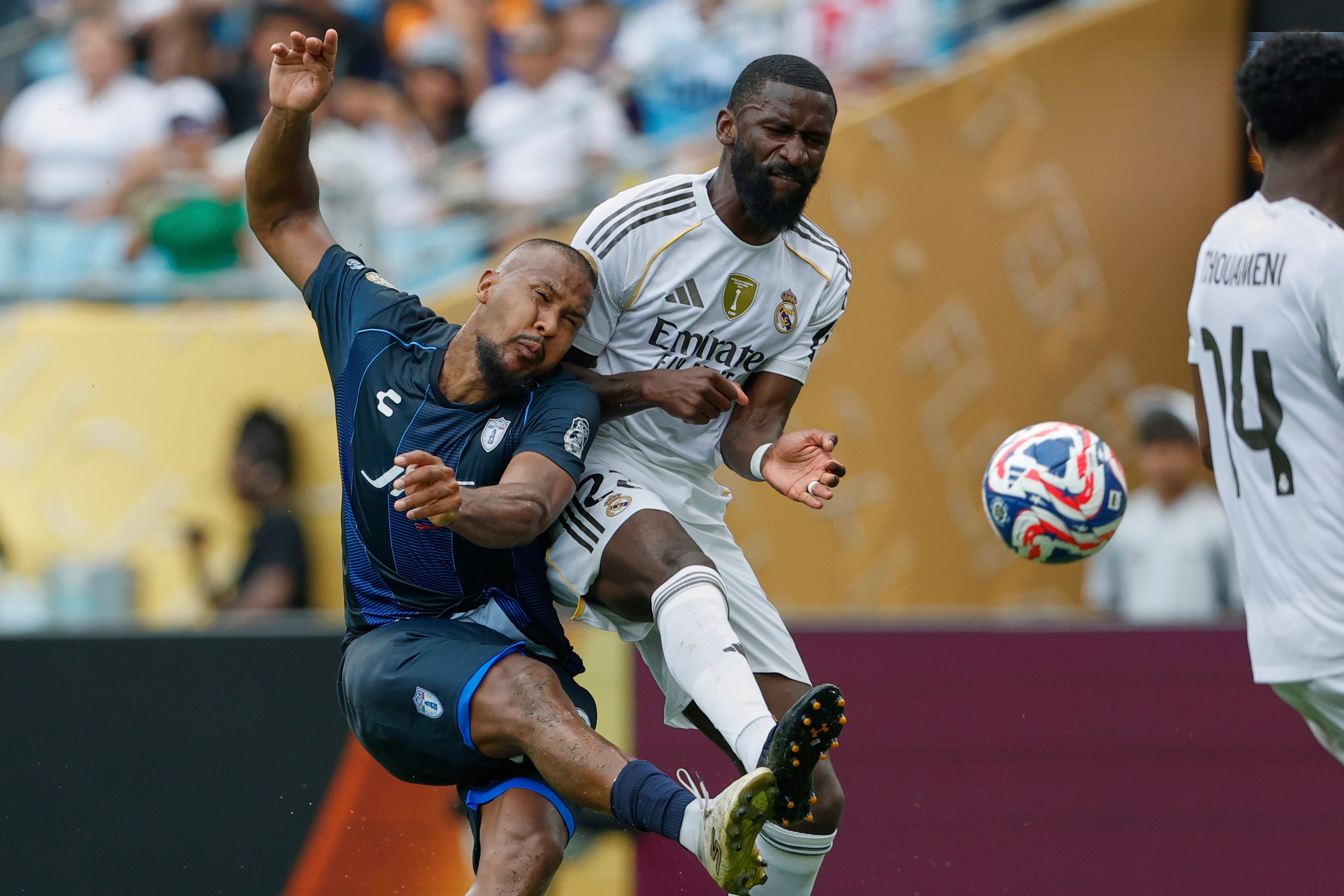 CLUBES MUNDIAL-RACISMO