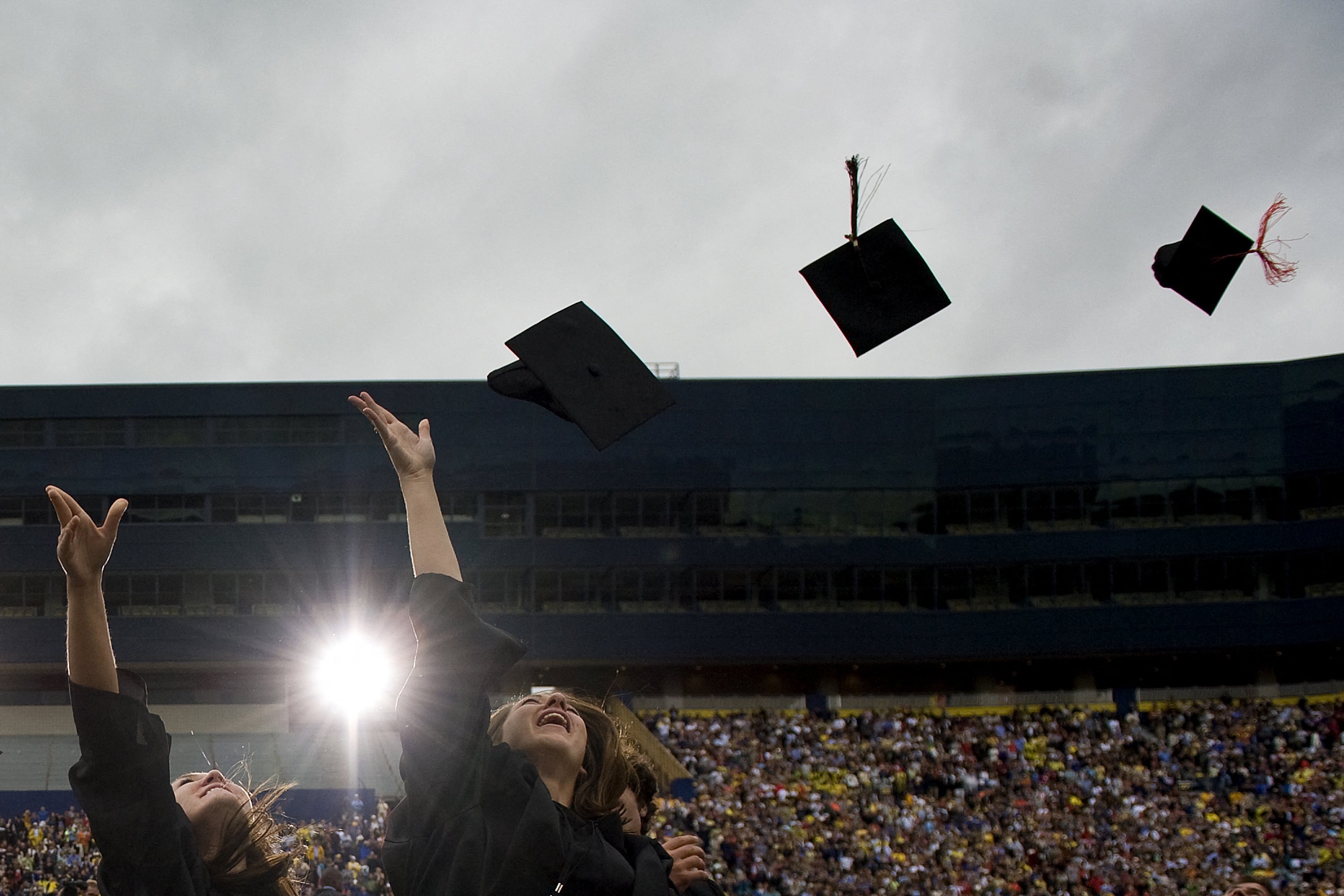 Going to college in the USA has a price jacket, with the average costs that come in the amount of $ 38,270 a year.