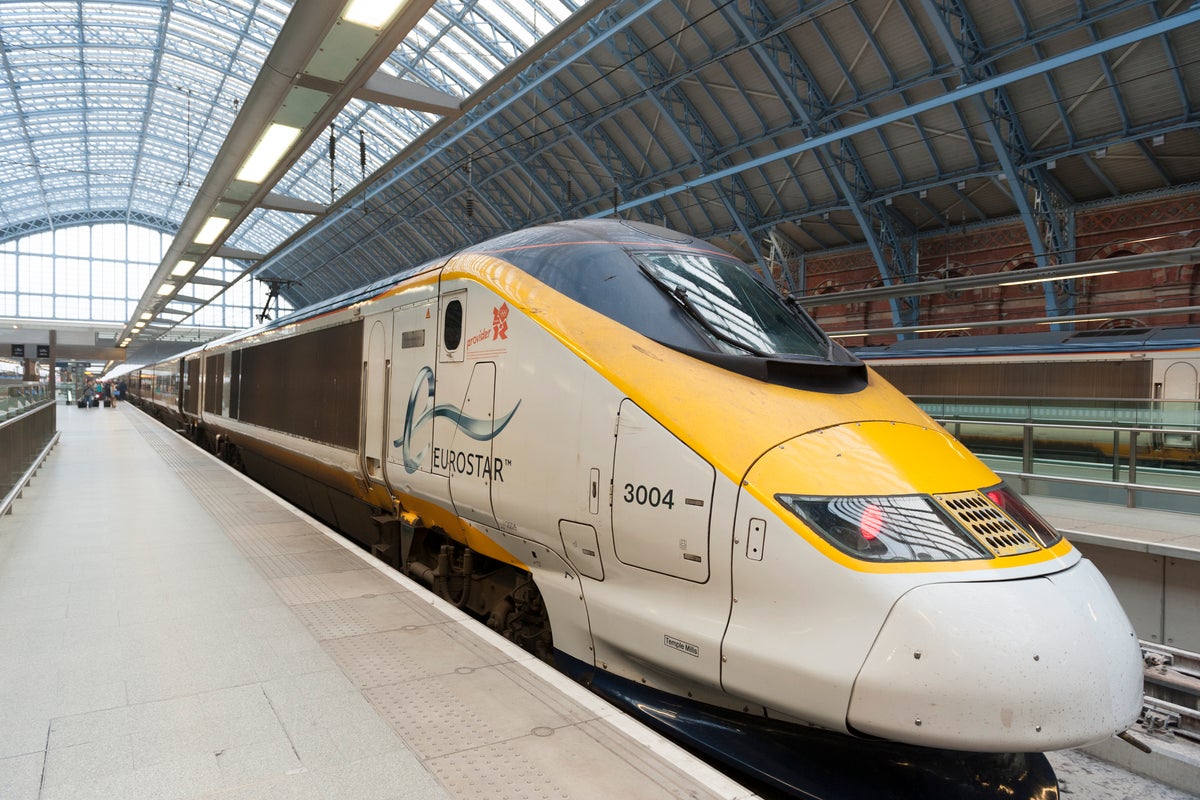 Major delays to Eurostar trains as passengers warned to cancel or postpone journeys