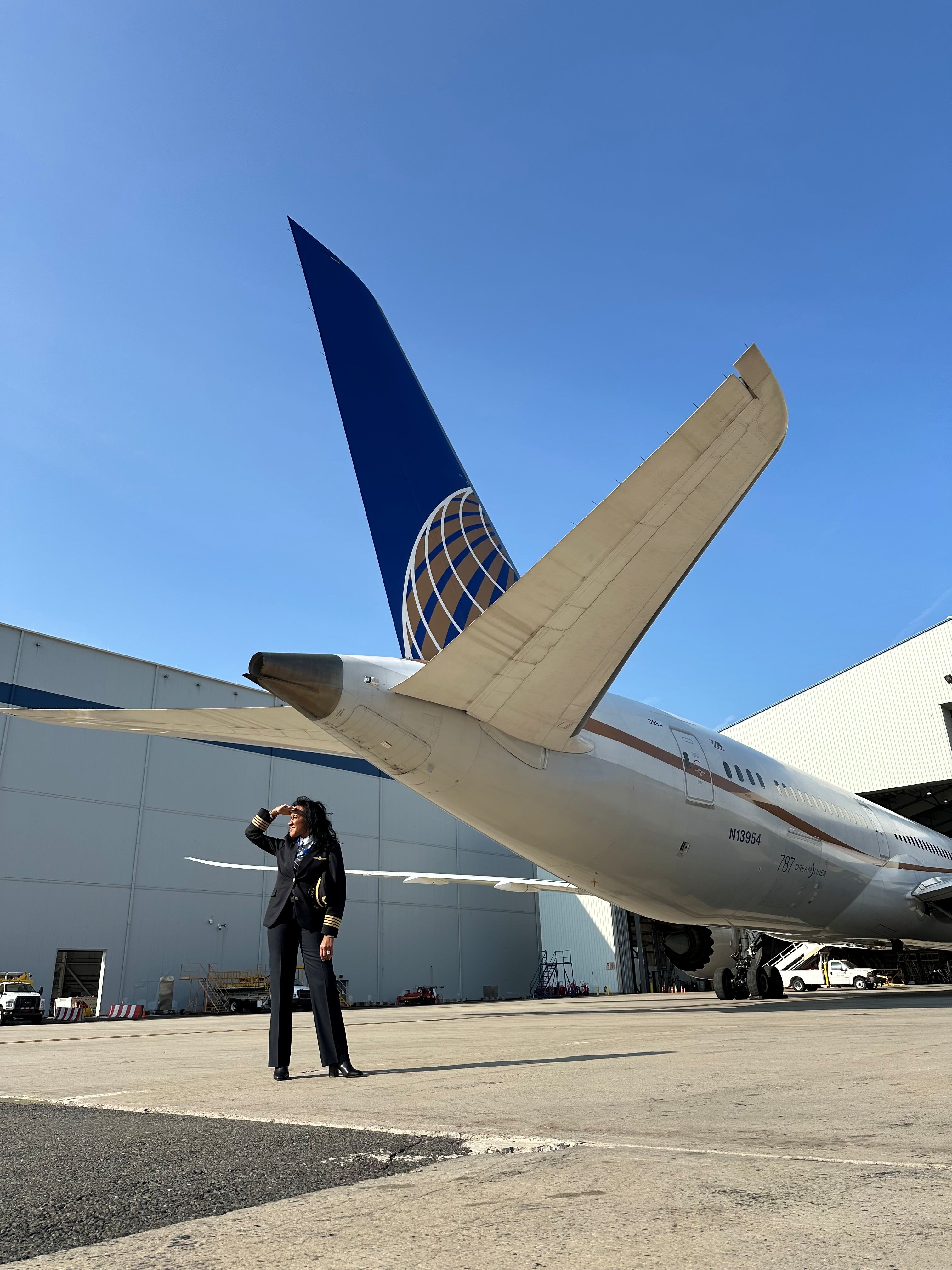 After a 20-year career as a journalist and brand executive, Carole became a United Airlines pilot at the age of 50 Meet the woman who became a United Airlines pilot at 50