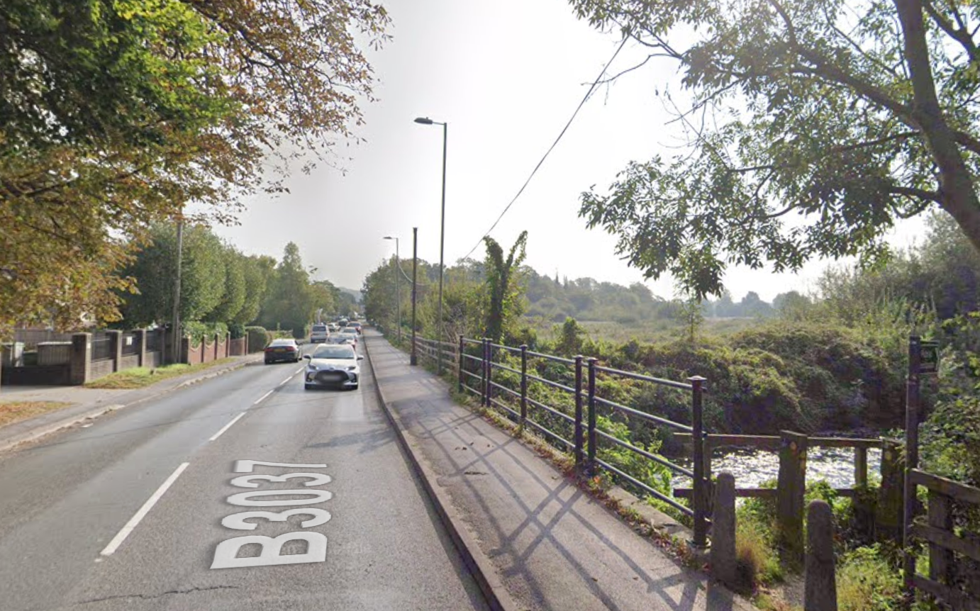 Three in hospital after double-decker bus carrying students crashes into Hampshire river