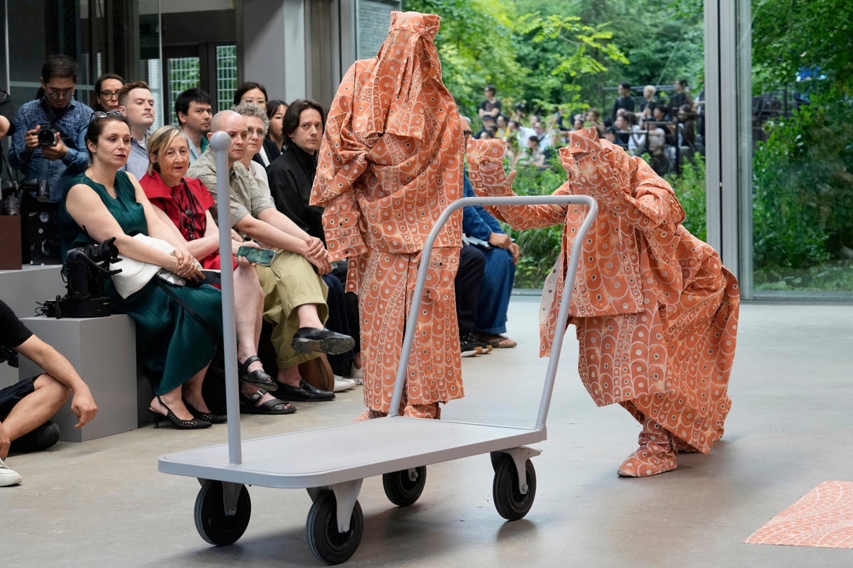 Issey Miyake transforms the Cartier Foundation into living sculpture garden with light and movement