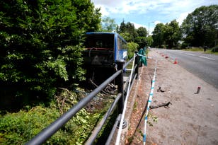 Hero who saved children from Hampshire bus crash moves Susanna Reid