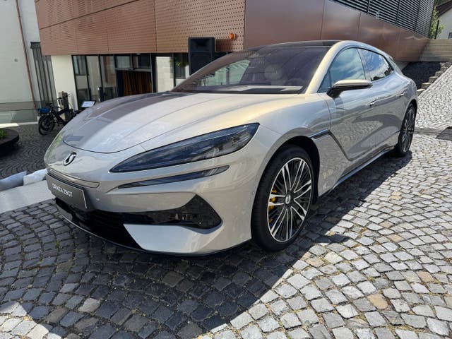 <p>The Denza Z9 GT is set to rival Porsche's Taycan and Lotus's Emeya</p>