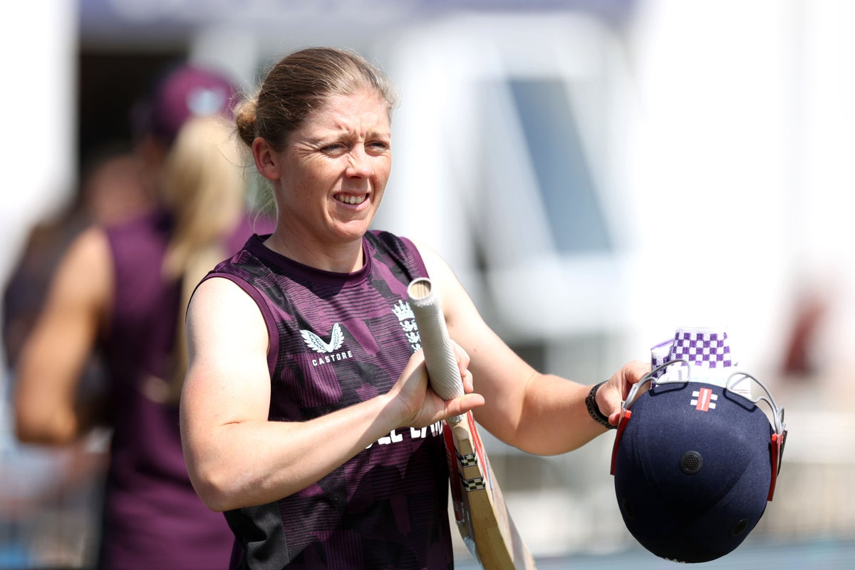 England's Heather Knight Plans World Cup Return After Hamstring Injury