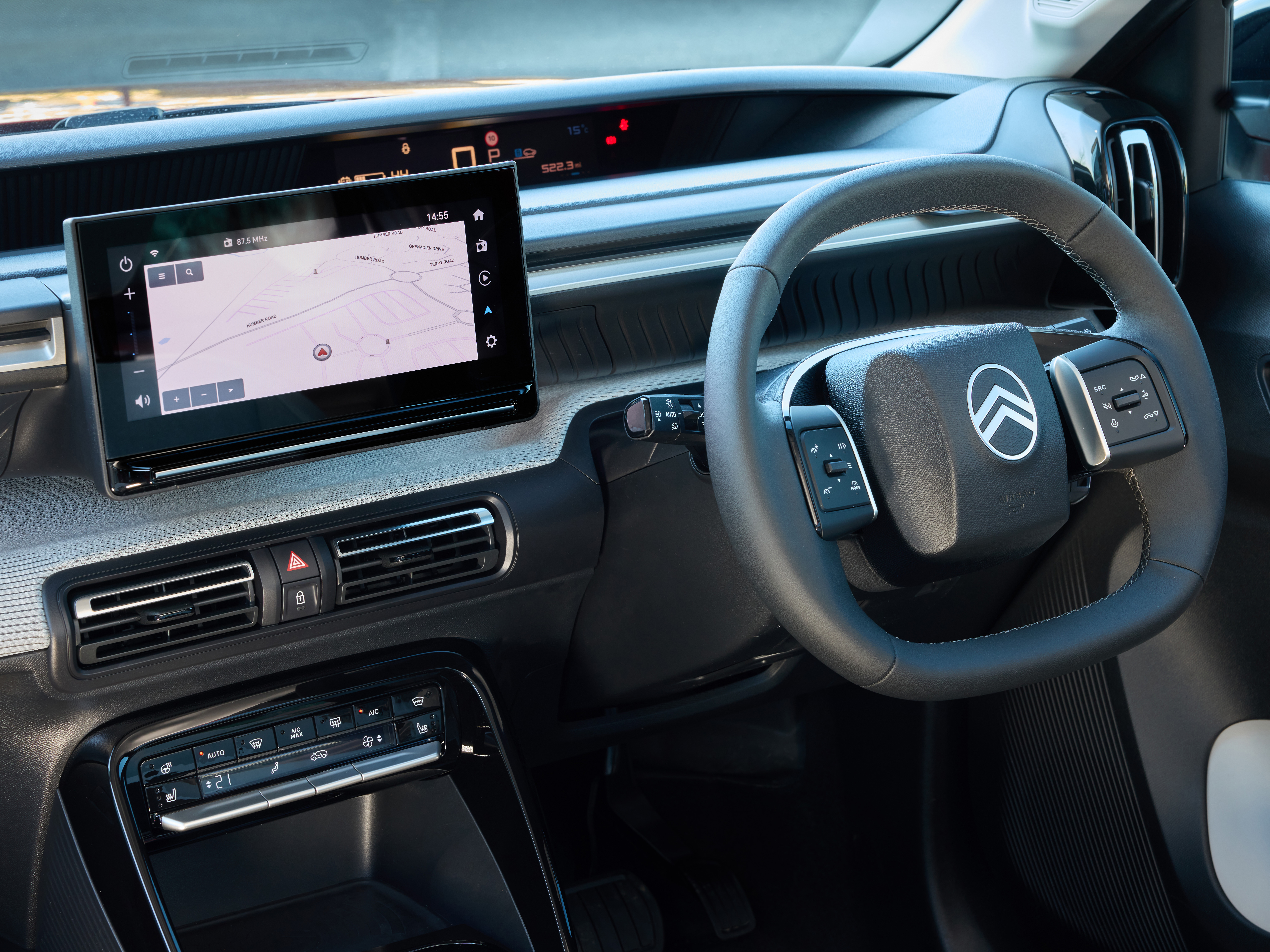 Every Citroen e-C3 gets a decent-sized touchscreen, small steering wheel and digital instrument panel