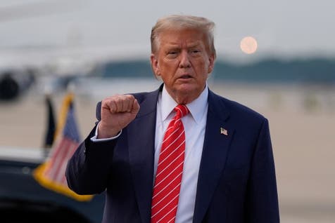 <p>US President Donald Trump before boarding Air Force One</p>