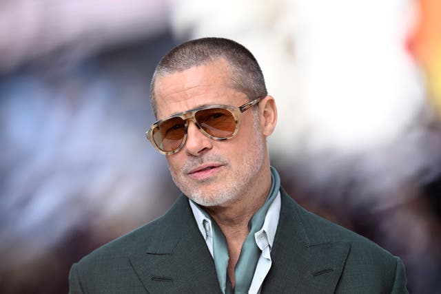 <p>Brad Pitt asiste al estreno en Europa de ‘F1: la película’ en Londres el 23 de junio de 2025</p>