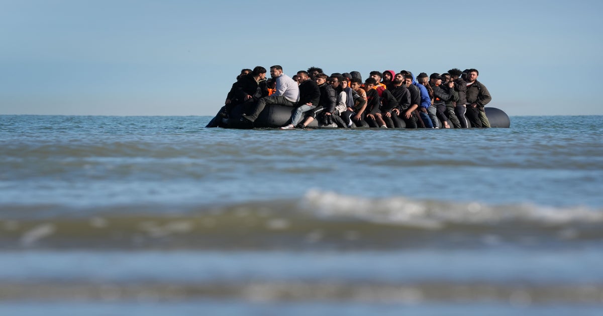UK and France to agree migrant return deal to tackle Channel crossings –  reports | The Independent