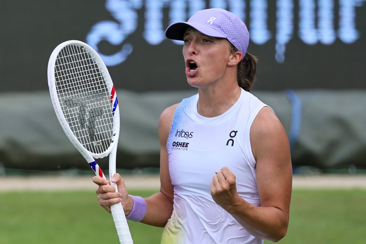 Iga Swiatek outclasses Jasmine Paolini to reach first grass-court final