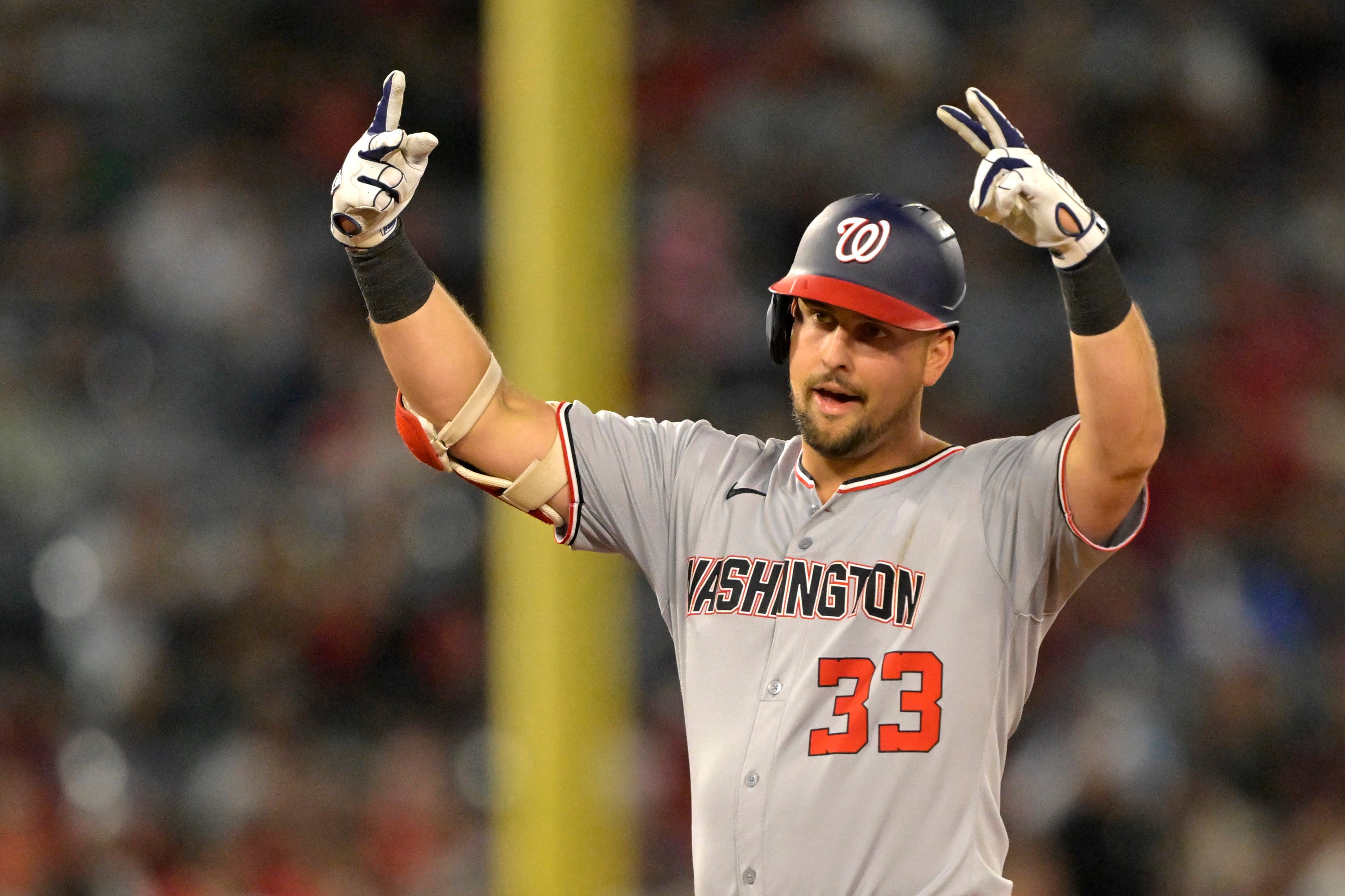 NACIONALES-ANGELINOS