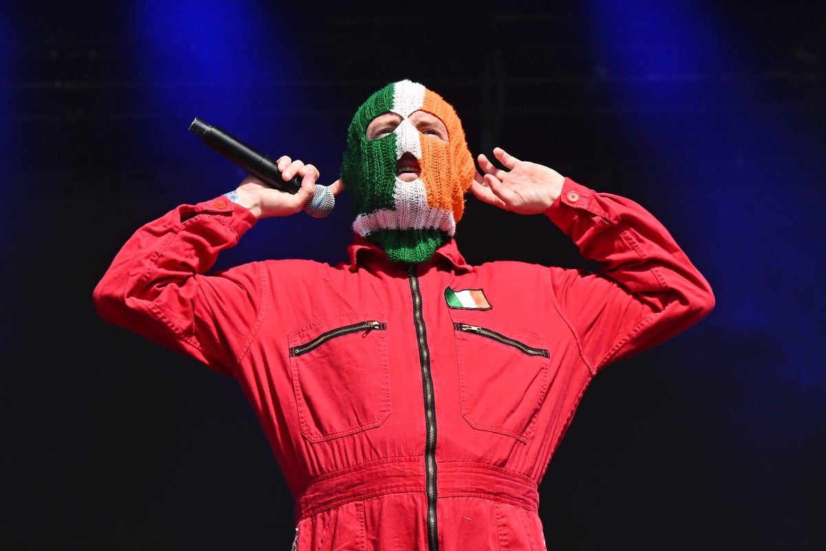 Kneecap lead anti-Keir Starmer chant during Glastonbury set