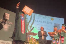 Moment high school graduate gets dream job offer mid ceremony