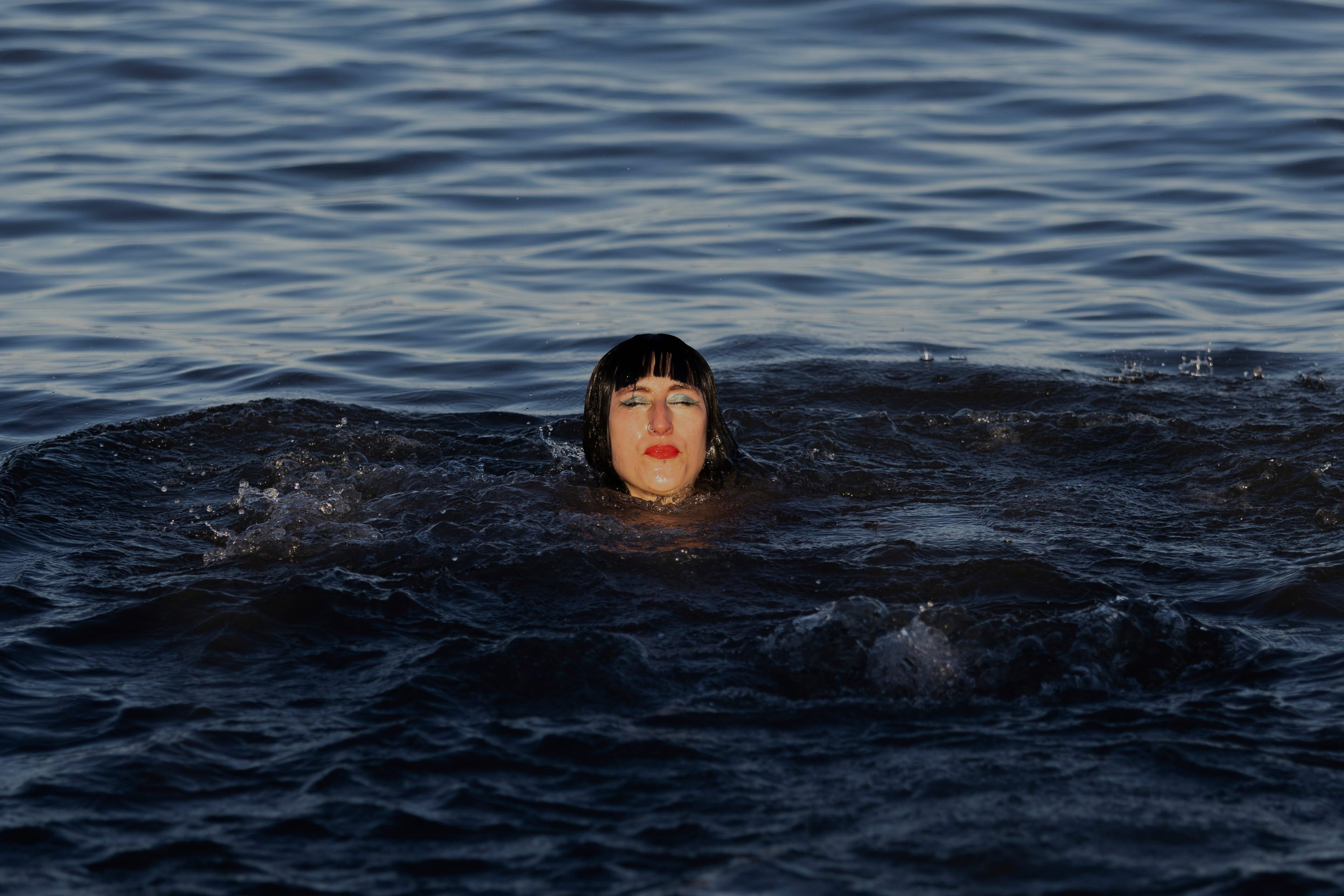 CHILE-CHAPUZÓN EN EL MAGALLANES