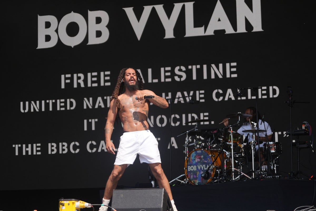 Starmer: BBC must explain how ‘appalling IDF hate speech’ was aired at Glastonbury