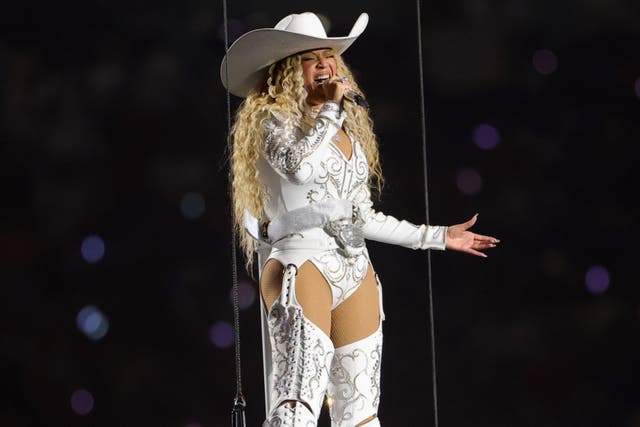<p>The singer later addressed the crowd, saying, ‘If ever I fall, I know y’all would catch me’</p>