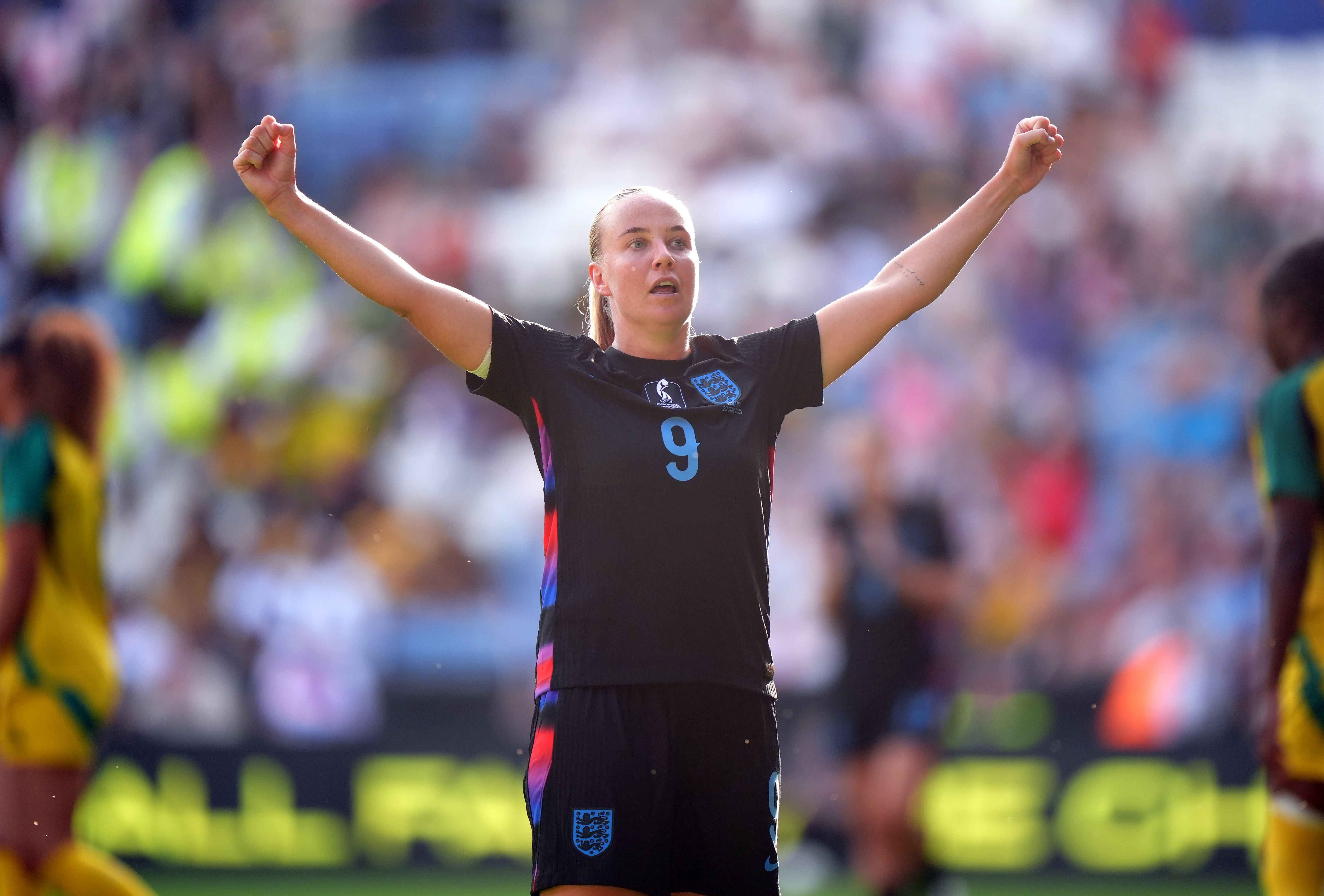 Beth Mead superou uma lesão para marcar o sétimo gol da Inglaterra (Bradley Collyer/PA)