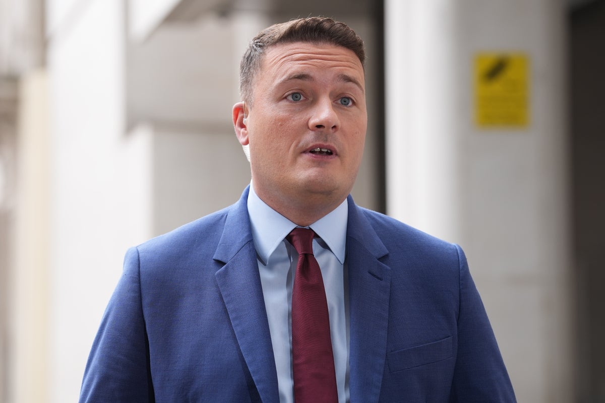 UK-trained doctors ‘to get priority for jobs’ in Streeting’s 10-year plan