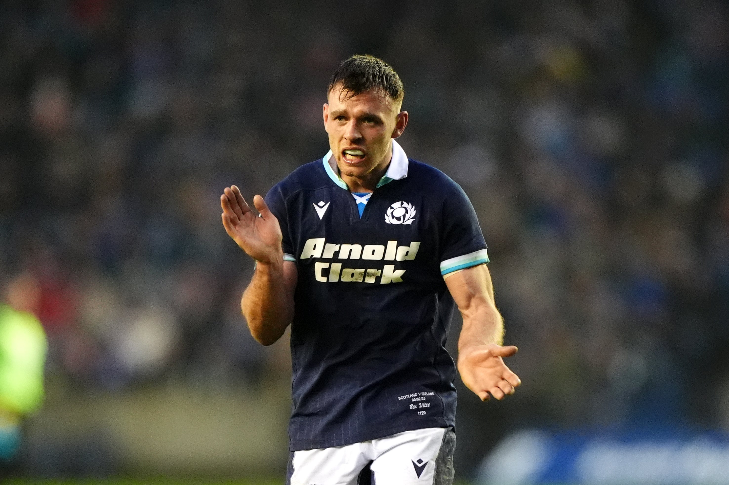 Ben White foi chamado como substituto