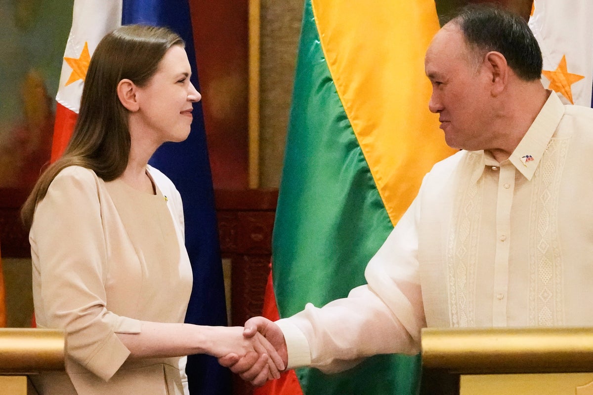 Lithuania and Philippines sign a pact to build an alliance against aggression