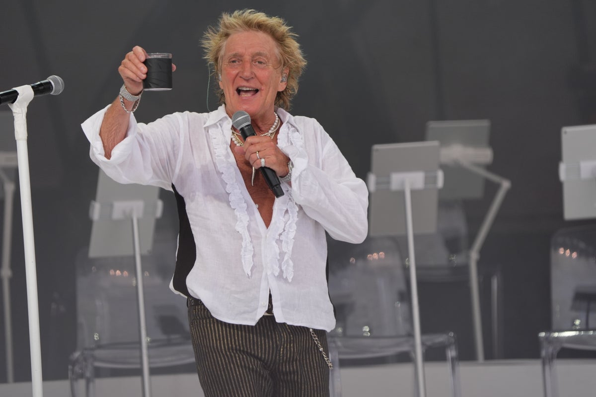 Rod Stewart’s AI tribute to Ozzy Osbourne shows musician taking selfies in heaven
