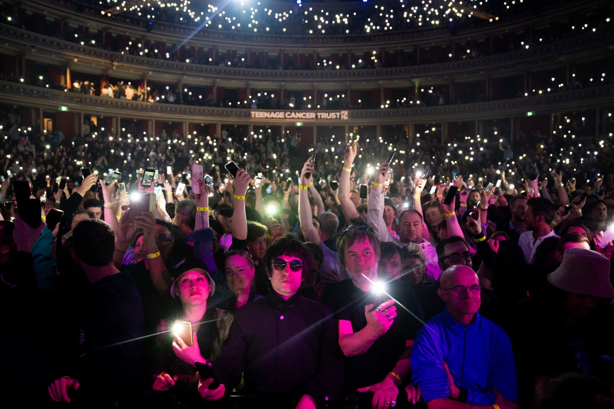 Seat holders sue Royal Albert Hall for £500k after missing out on gigs