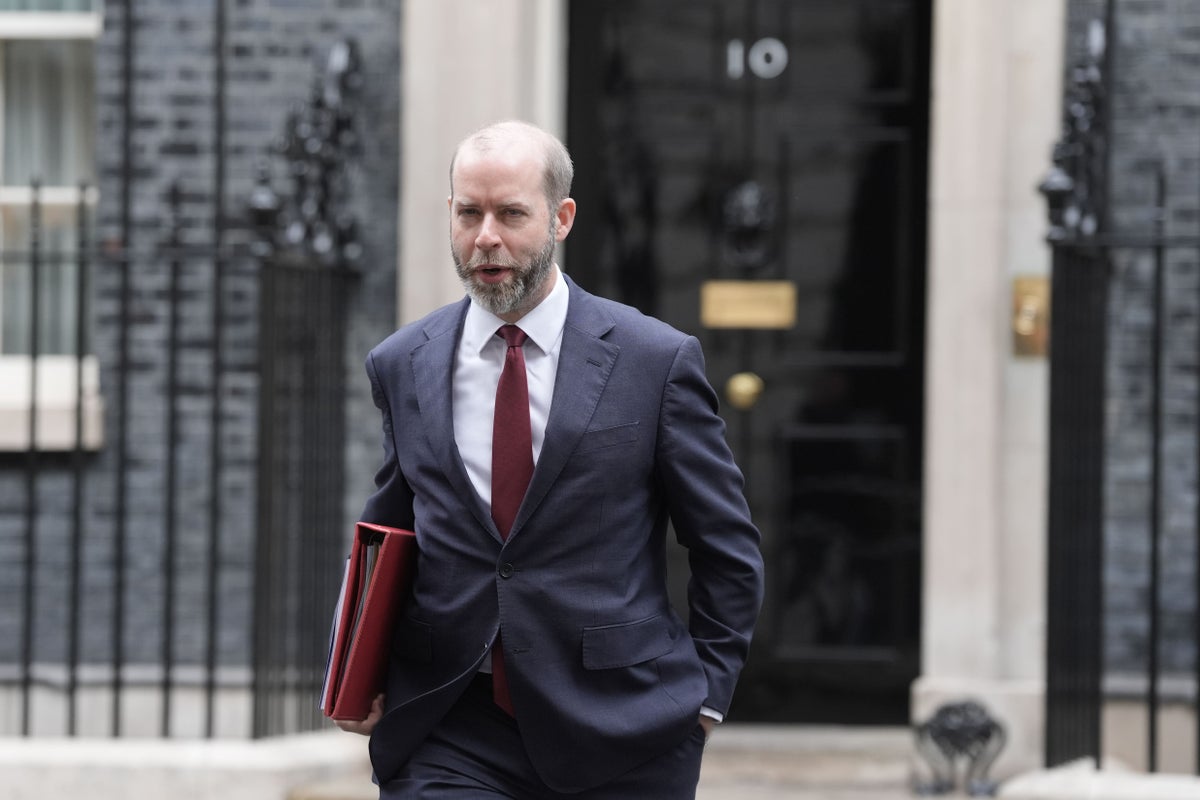 UK MPs Face Tight Vote on Labour Welfare Reforms Amid Party Rebellion