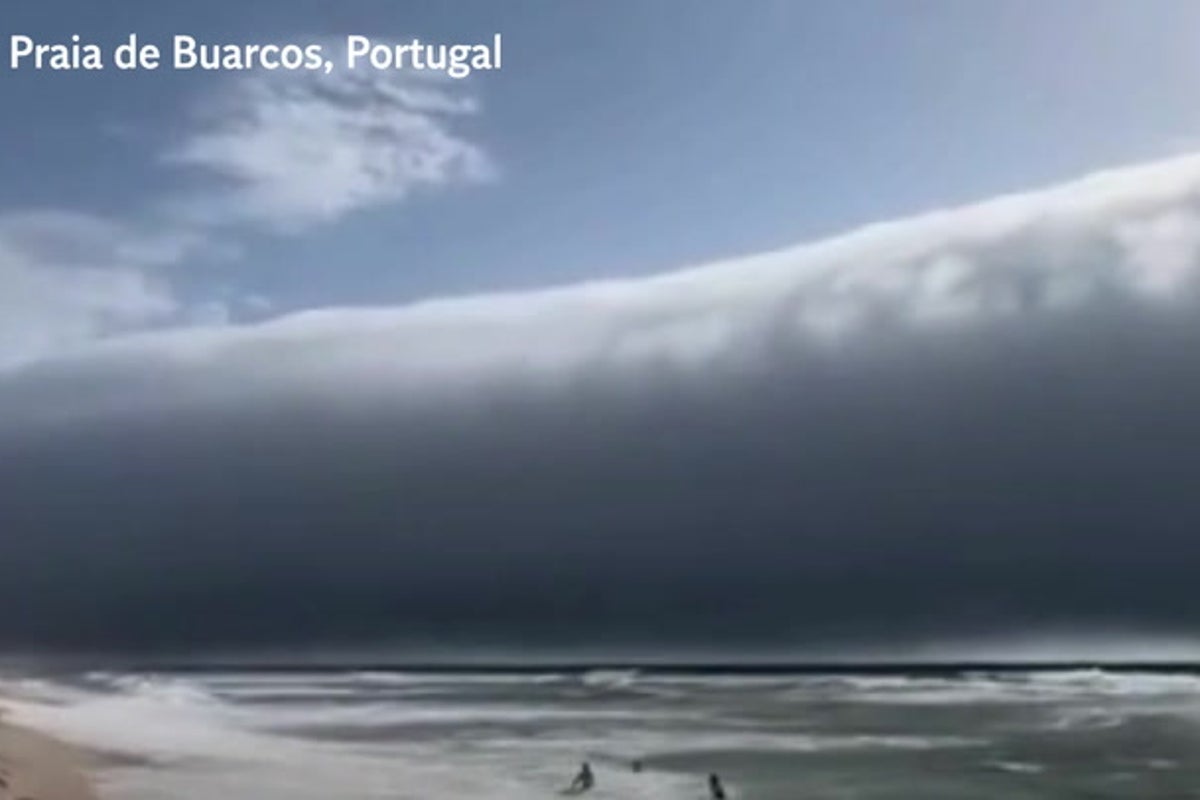 Rare weather phenomenon grips beachgoers at Portugal beach during heatwave