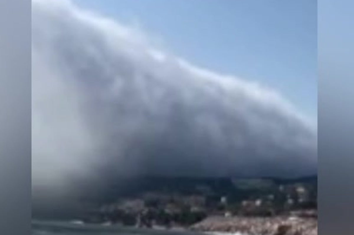 Portugal beachgoers witness rare weather phenomenon