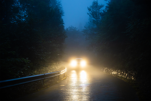 <p>Glare from oncoming cars’ headlights is a big issue for many drivers</p>