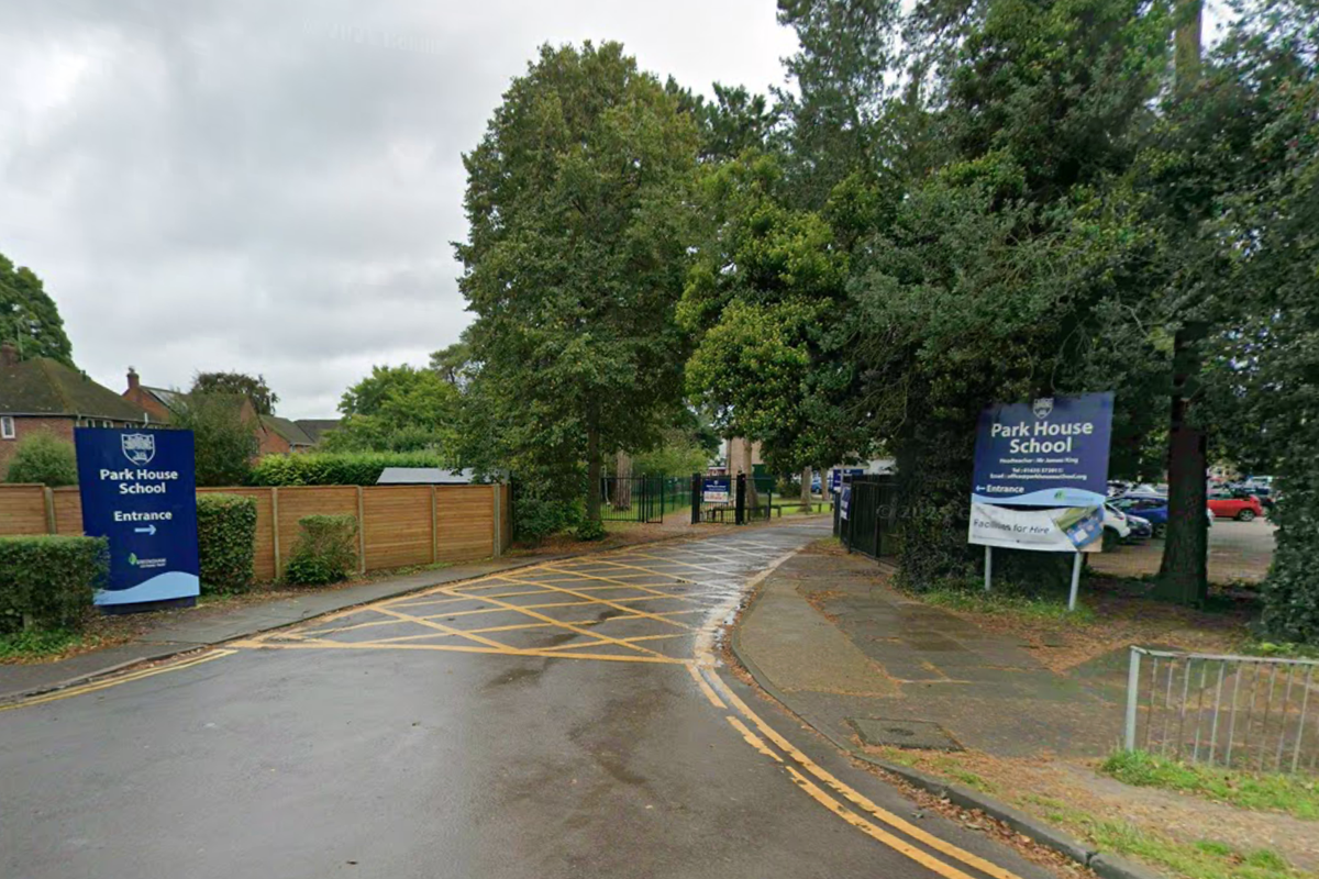 Bomb threat forces school to close while police investigate