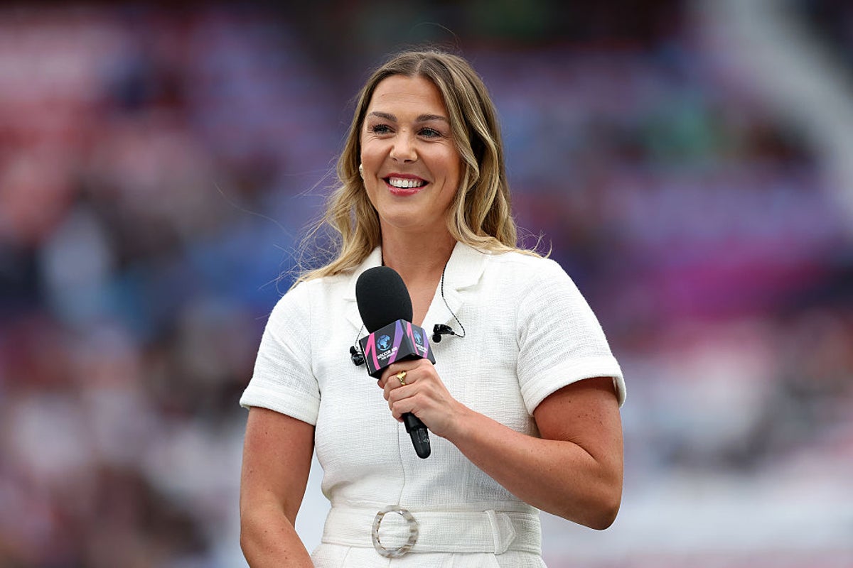Why is Mary Earps not playing for England at Euro 2025?