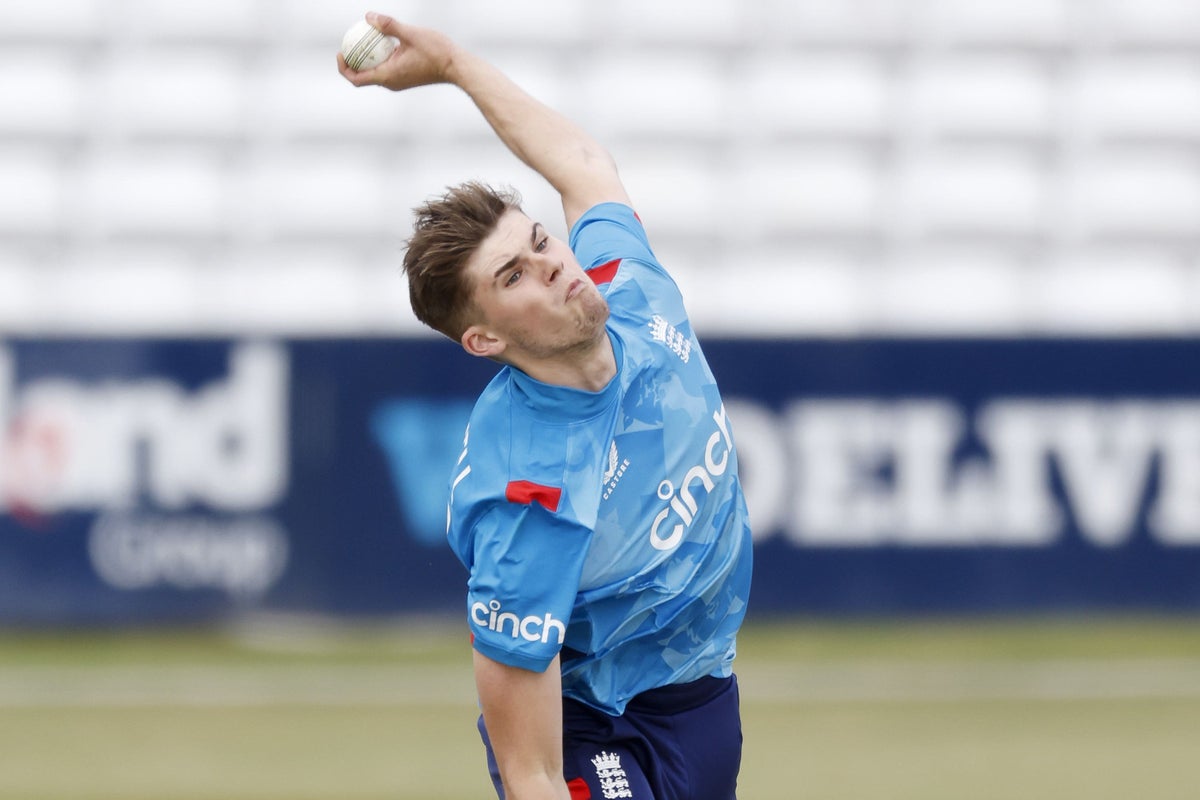 Leicestershire hammered by Middlesex to end unbeaten season