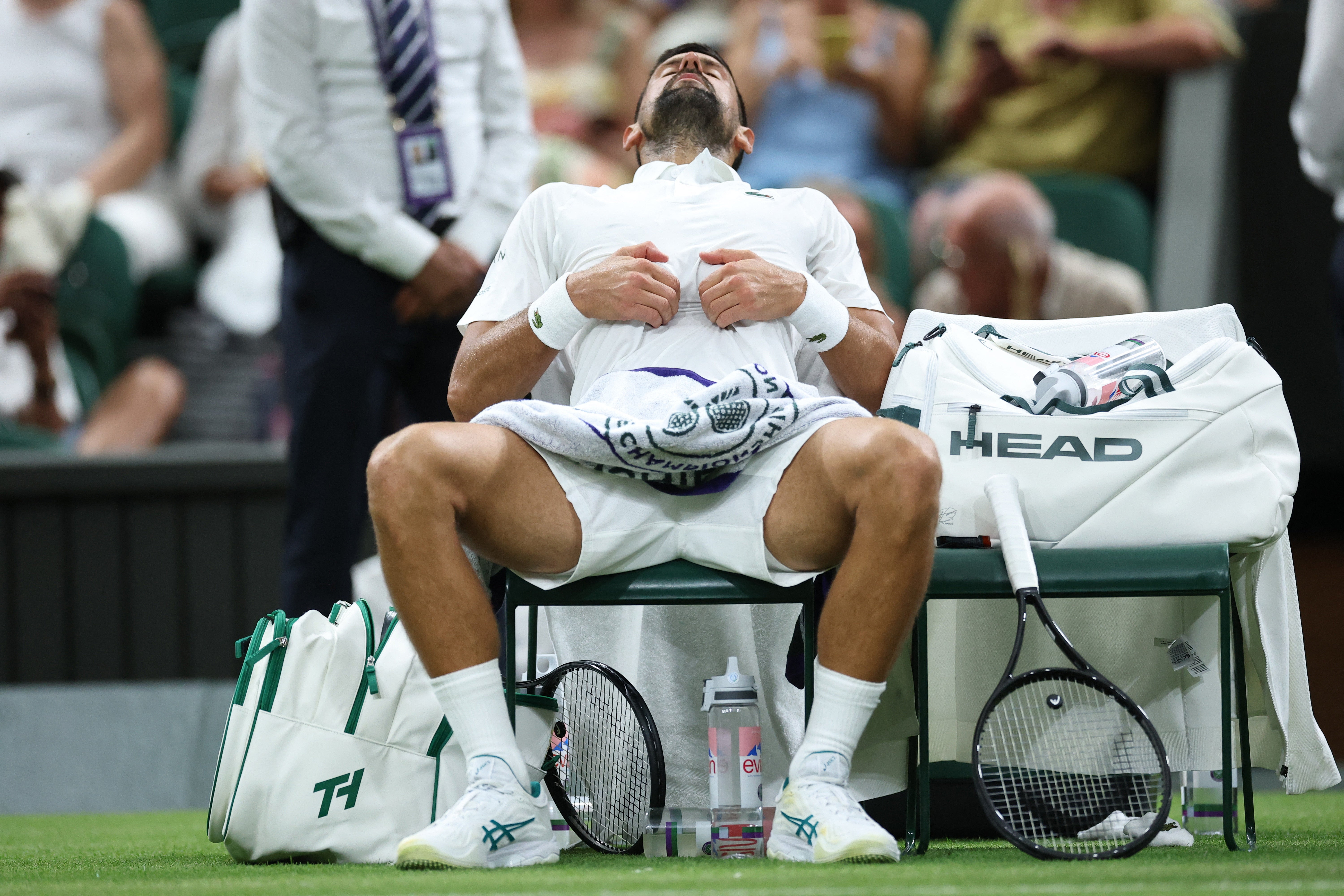 Novak Djokovic ocenil doktora „Miracle Pills“ za to, že sa vyhýbal problémom žalúdka počas jeho víťazstva nad Alexandre Mullerom