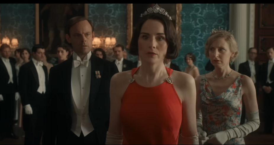 <p>The Grand Finale trailer shows Lady Mary, her sister Edith Pelham, and Edith's husband Herbert Pelham</p>