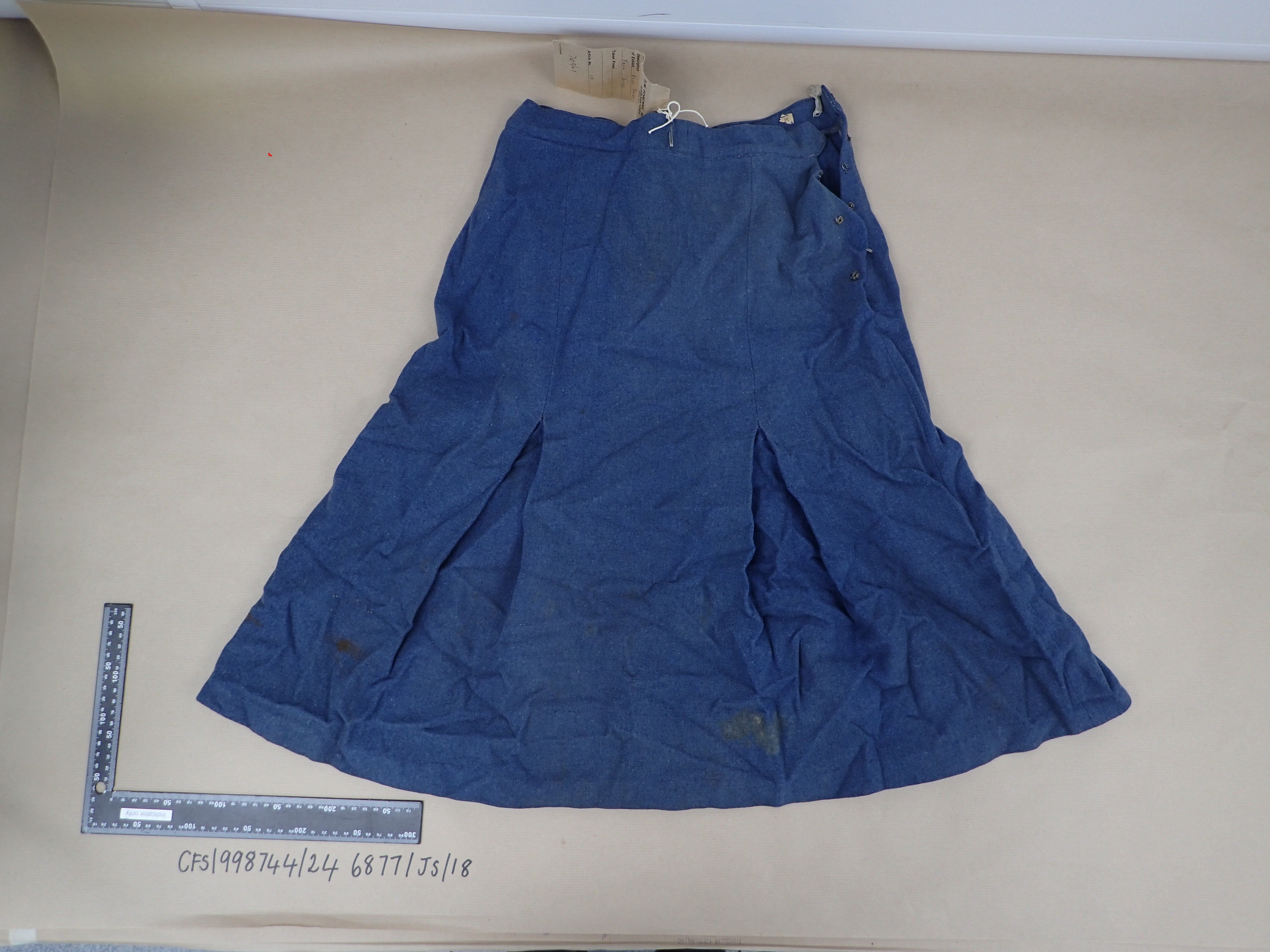 Mrs. Dunne's dress was boxed before it was re -examined in 2023 and provided a DNA profile that matches Headley