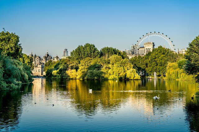 <p>There are leafy green spaces, free museums and open-door comedy  shows to be found in London</p>