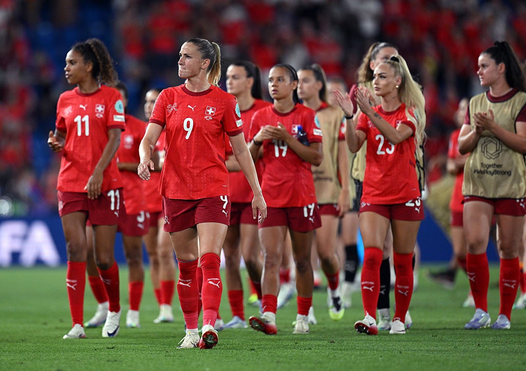 A Suíça sofreu derrota, mas ainda teve uma noite memorável iniciando o Euro 2025