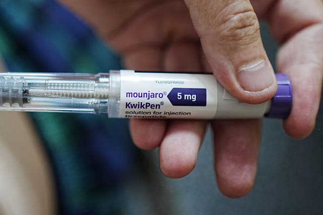 <p>Experts say medication alone is not enough to tackle obesity</p>