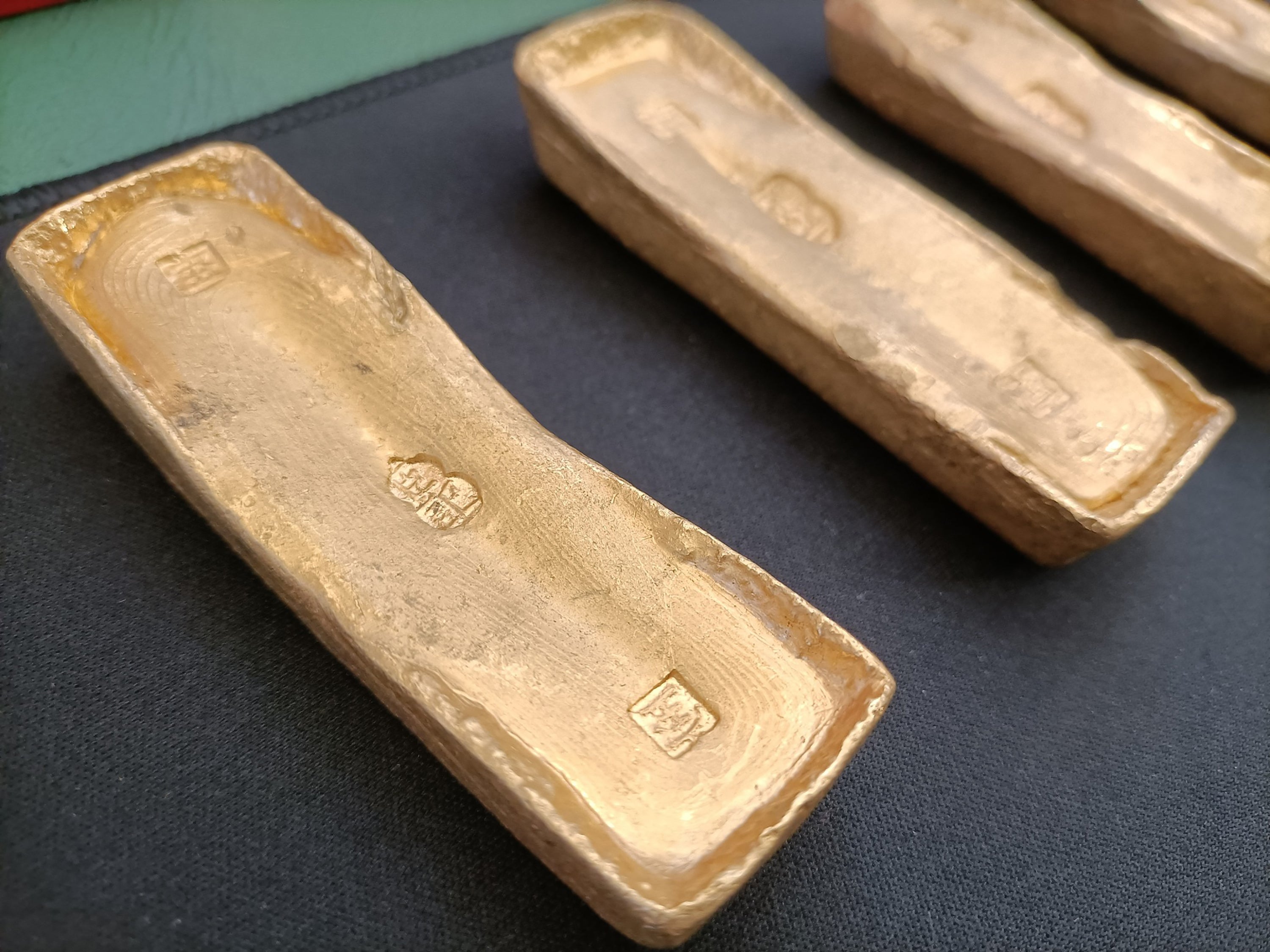 Eleonor and Philip Courter were living in Florida when authorities say they sold the stolen gold bars