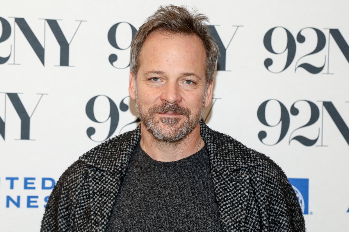 Czech international film festival opens with honors for actors Peter Sarsgaard and Vicky Krieps
