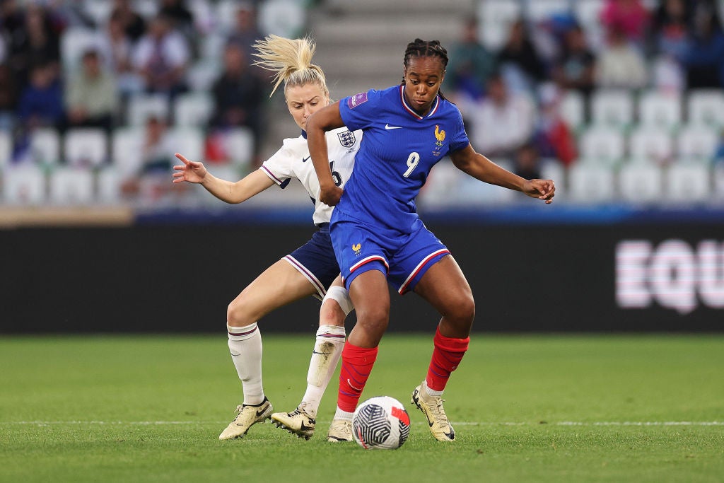 Leah Williamson e Inglaterra enfrentam uma perigosa equipe da França que inclui o atacante Marie-Antoinette Katoto
